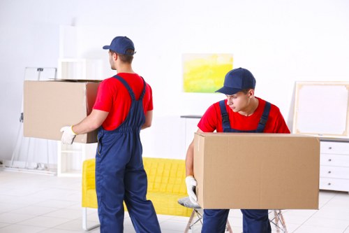 Removals van service for local house and flat moves in Thehyde