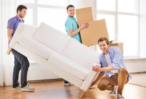 Packing and loading service for a property move in Thehyde