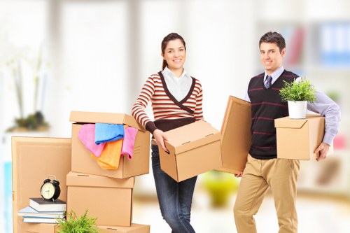 Local movers preparing a residential move in Thehyde