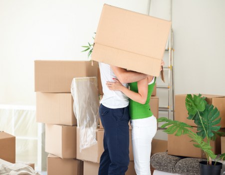 Flexible local moving service for flats, houses, and businesses in Thehyde