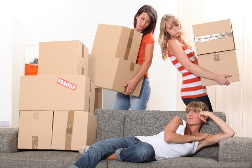 Local removals team navigating access challenges in Thehyde